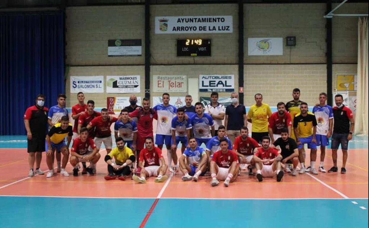 Foto de familia tras el encuentro. 