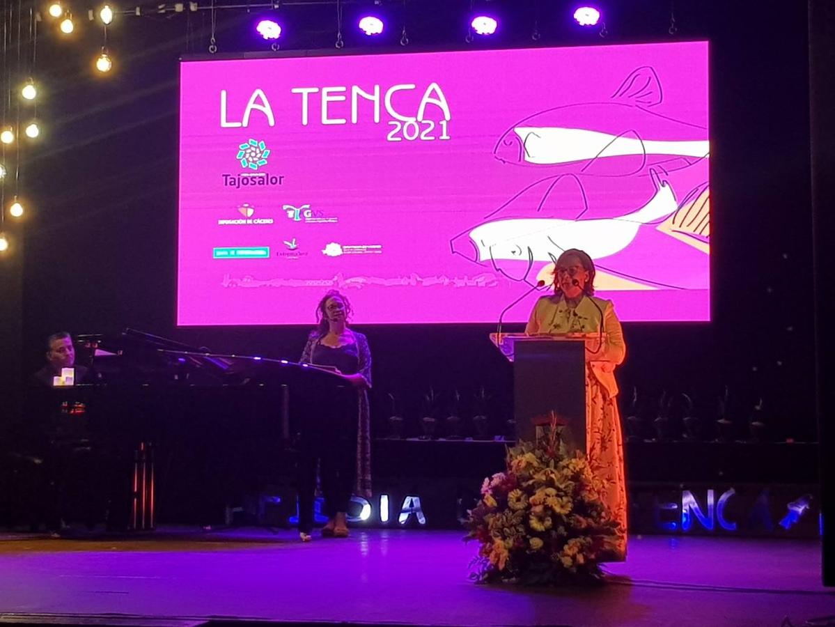 Foto de familia de los premiados y autoridades. 