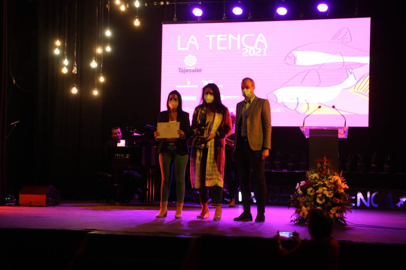 Foto de familia de los premiados y autoridades. 
