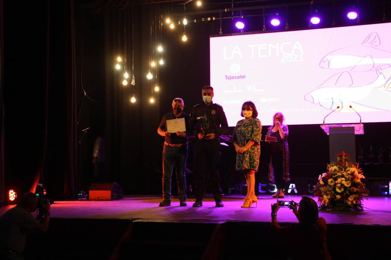 Foto de familia de los premiados y autoridades. 