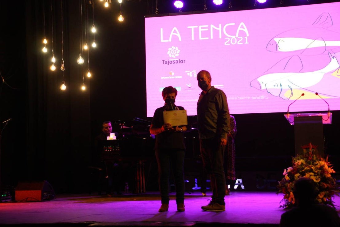 Foto de familia de los premiados y autoridades. 