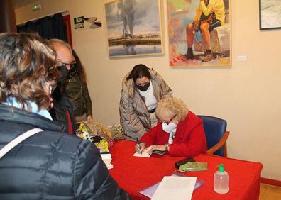 Imagen secundaria 1 - Firma de libros. 