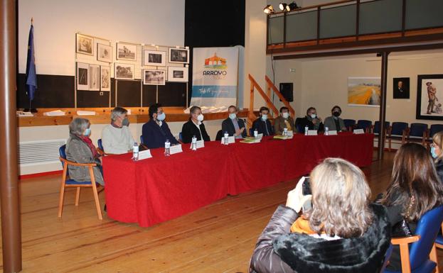 Imagen principal - Recibimiento de los premiados. 