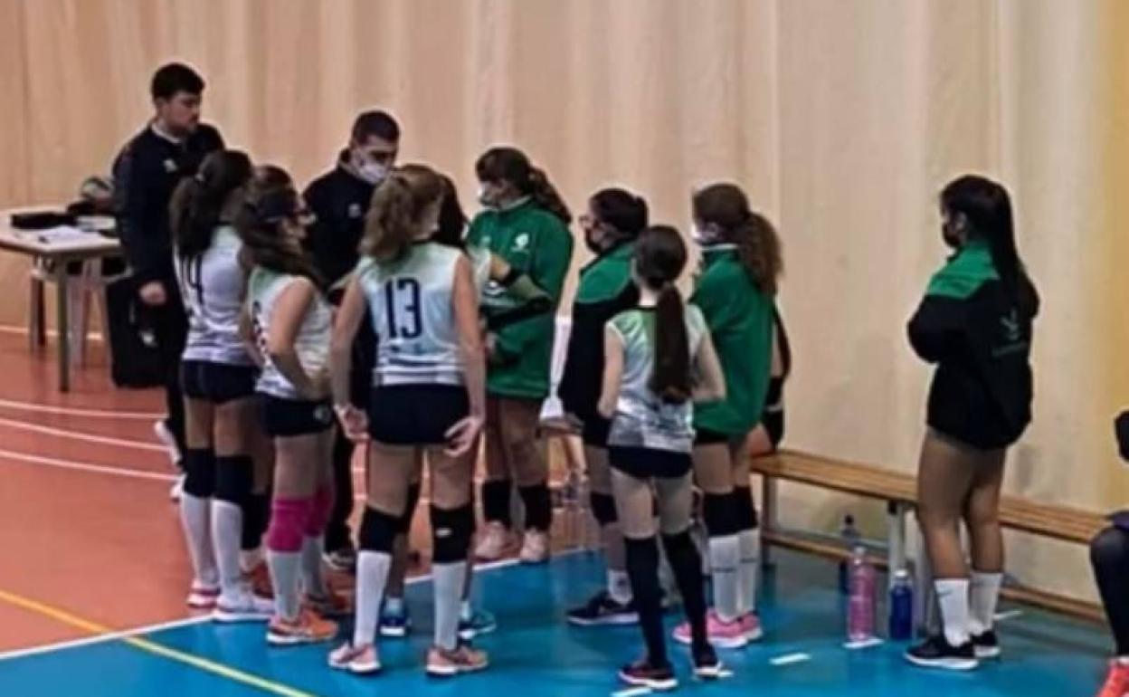 Uno de los equipos de la cantera durante un partido de la primera vuelta. 