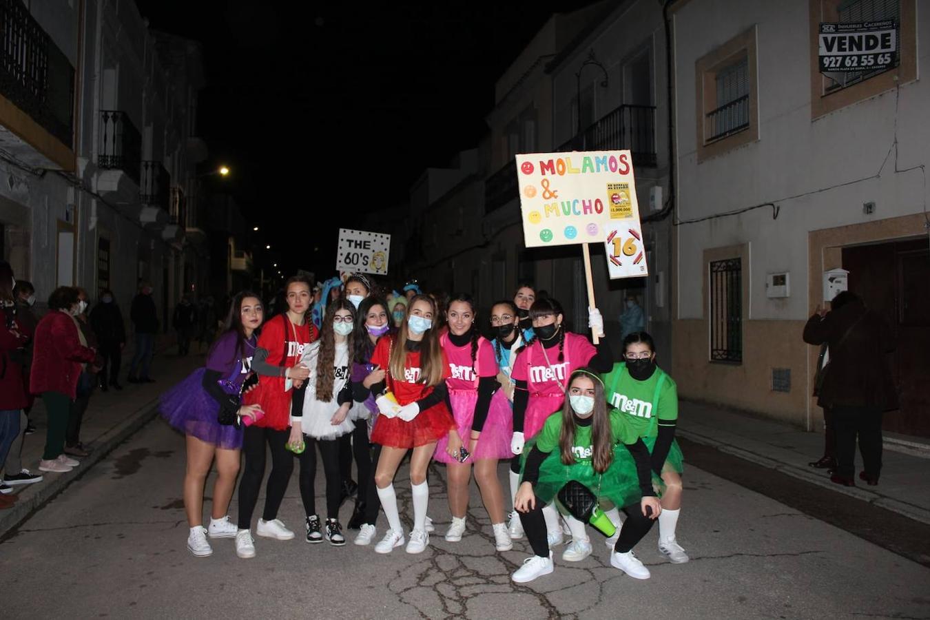 Desfile de adultos.