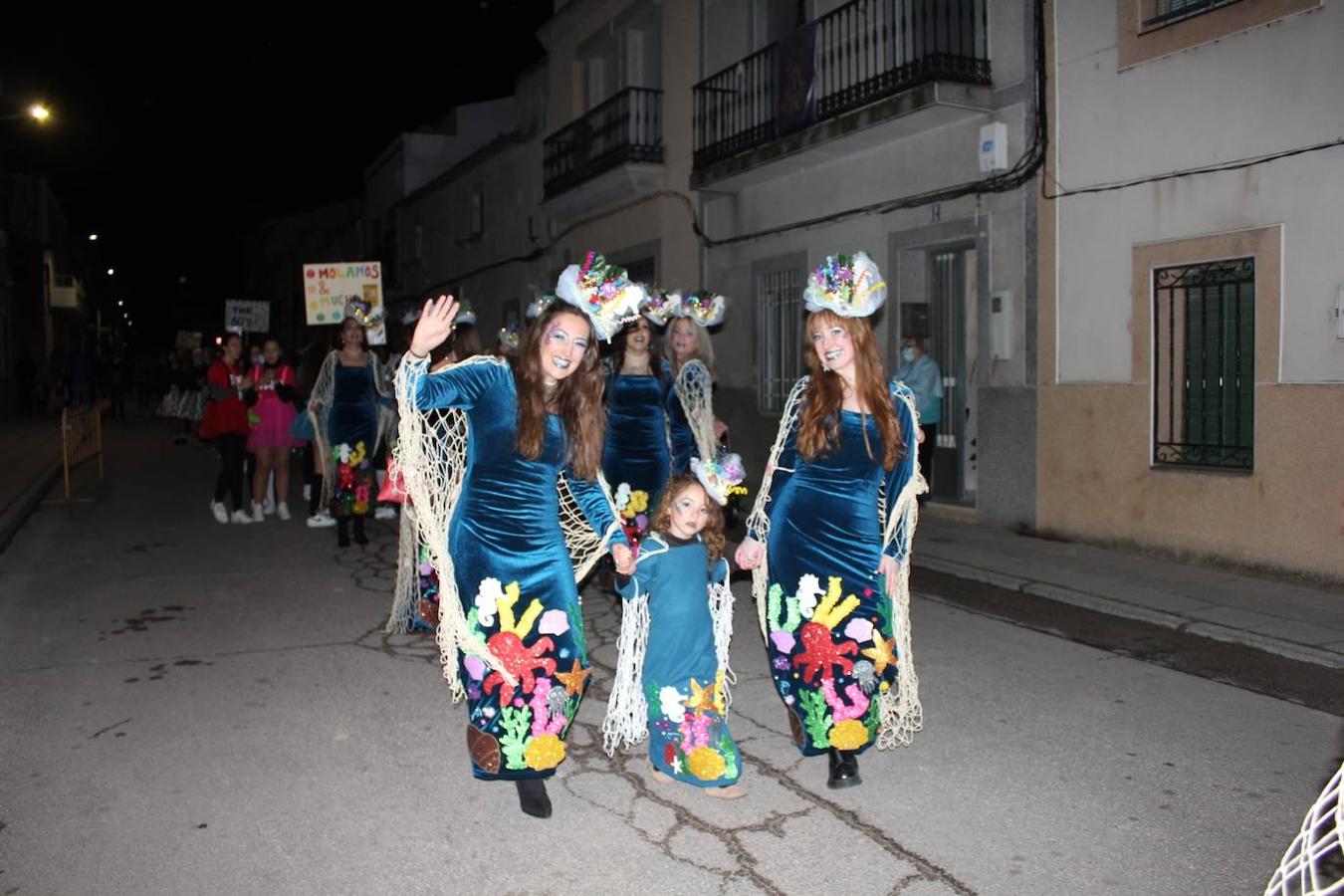 Desfile de adultos.