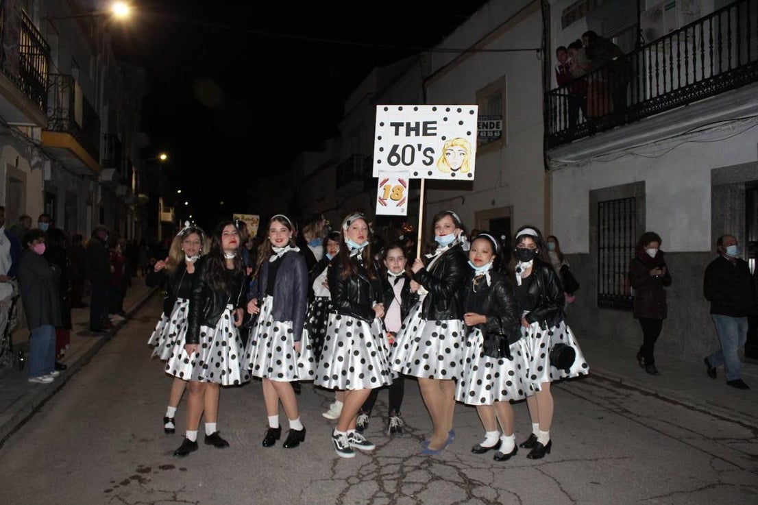 Desfile de adultos.