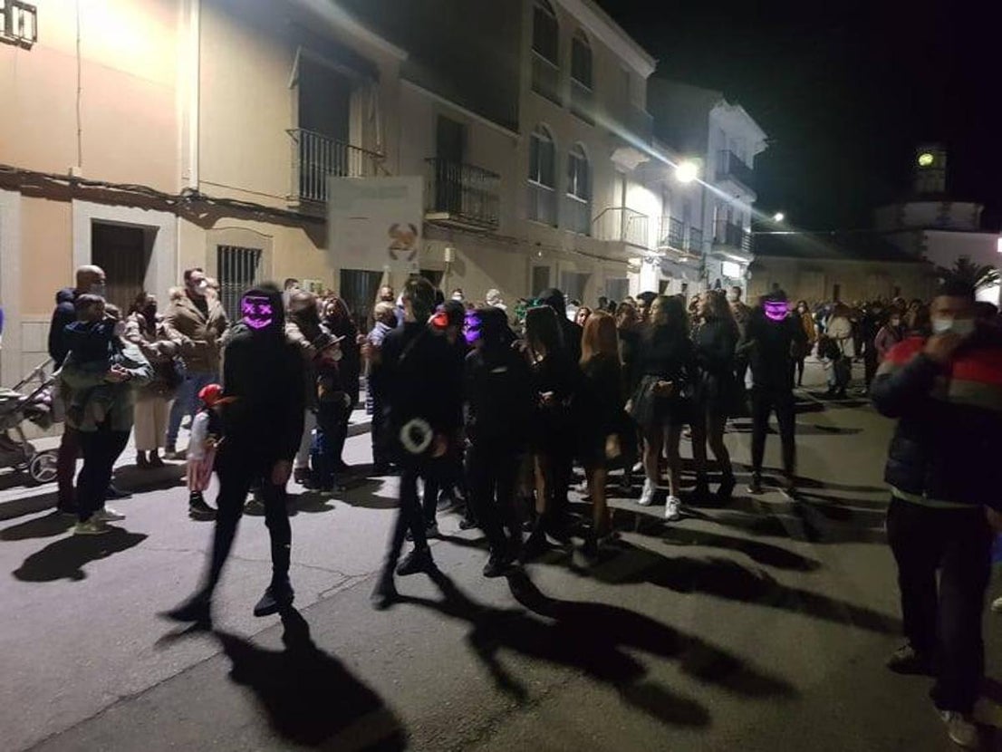 Desfile de adultos.