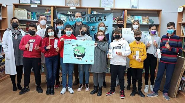 Imagen principal - Entregados en el CEIP Ntra. Sra. de la Luz los premios del II Concurso Escolar 'De las Huertas Arroyanas a Fiesta Gastronómica'