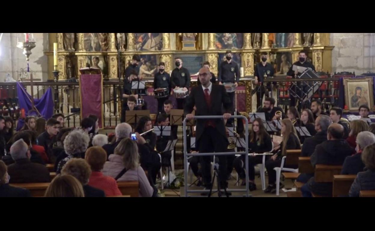 El público arropa a la Banda de Música Municipal en su concierto de Marchas Procesionales