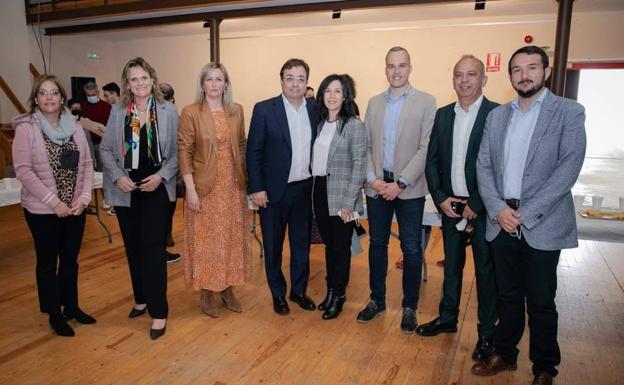 Imagen principal - Autoridades. 