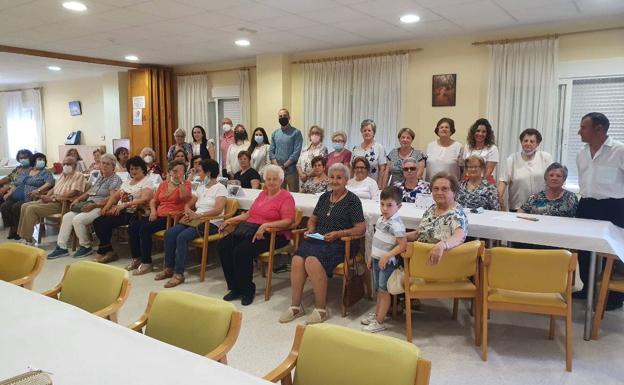 Imagen principal - Clausura taller de manuelidades.