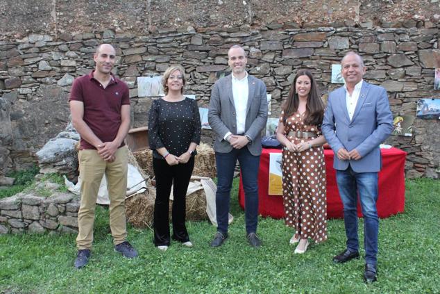 Autoridades locales durante la gala.