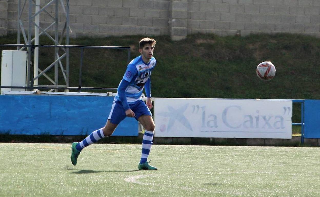 Ángel Giraldo firma su permanencia con el Arroyo CP