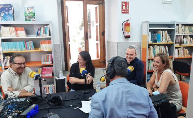 Imagen principal - Programa de radio en Brozas. 