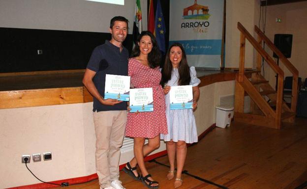 Imagen principal - Presentado el cuento 'Vuelve pronto, ¡Te echamos de menos¡'