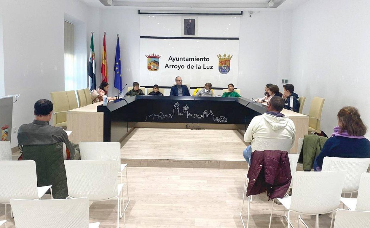 El Consejo de Participación Infantil-Adolescente de Arroyo de la Luz celebra su pleno anual