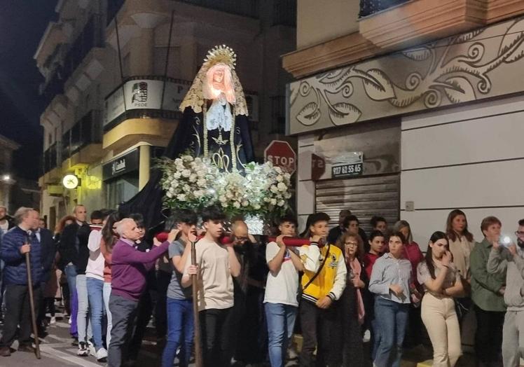 Imagen principal - Procesión de La Soledad.