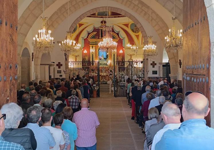 Imagen principal - Misa y procesión del domingo.