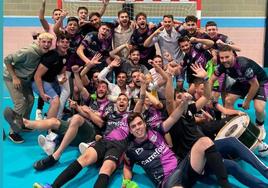 El Arroyo FS celebrando el ascenso.