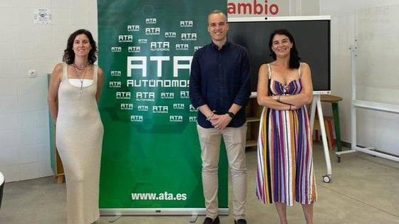 ATA se desplazó a Arroyo de la Luz para dar información y asesoramiento gratuito a los autónomos