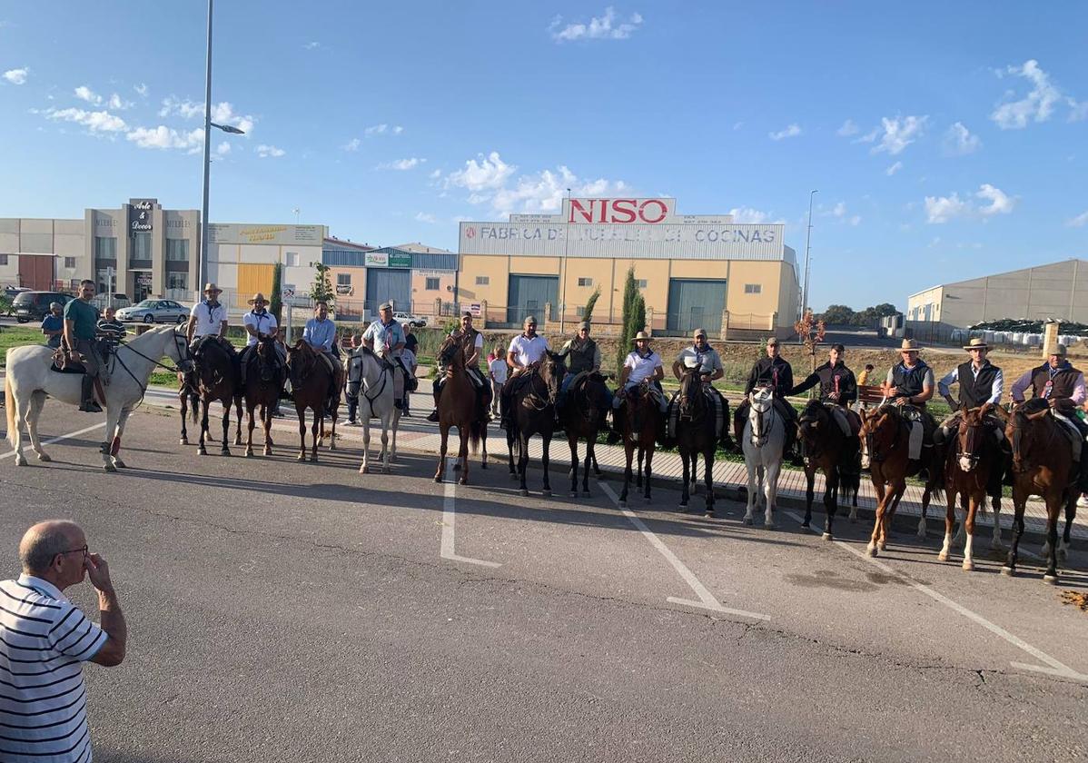 Caballistas arroyanos pertenecientes a la hermandad.