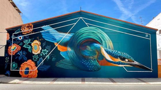 El martín pescador de Arroyo de la Luz, segundo mejor mural del mundo del mes de mayo