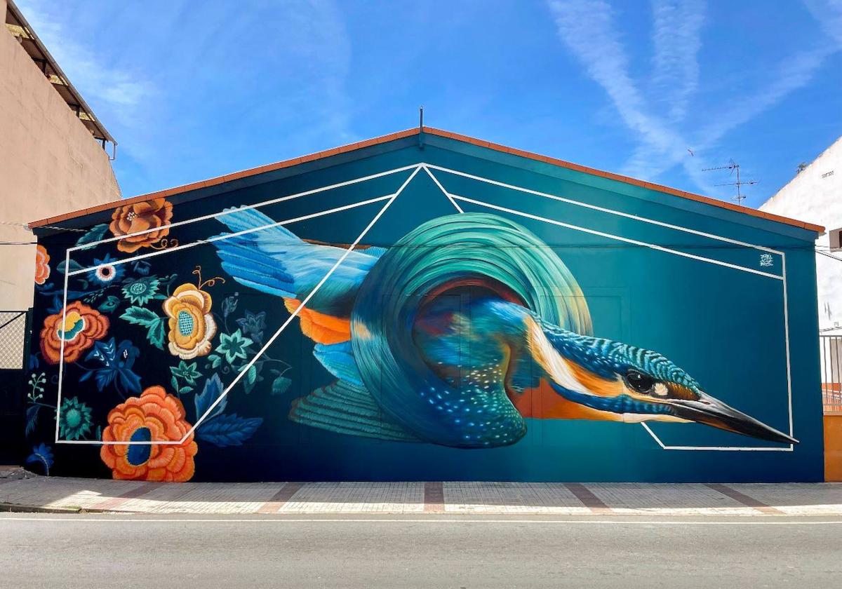 El mural decora una de las parades del IES Luis de Morales.