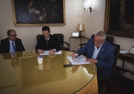 Durante la firma del convenio