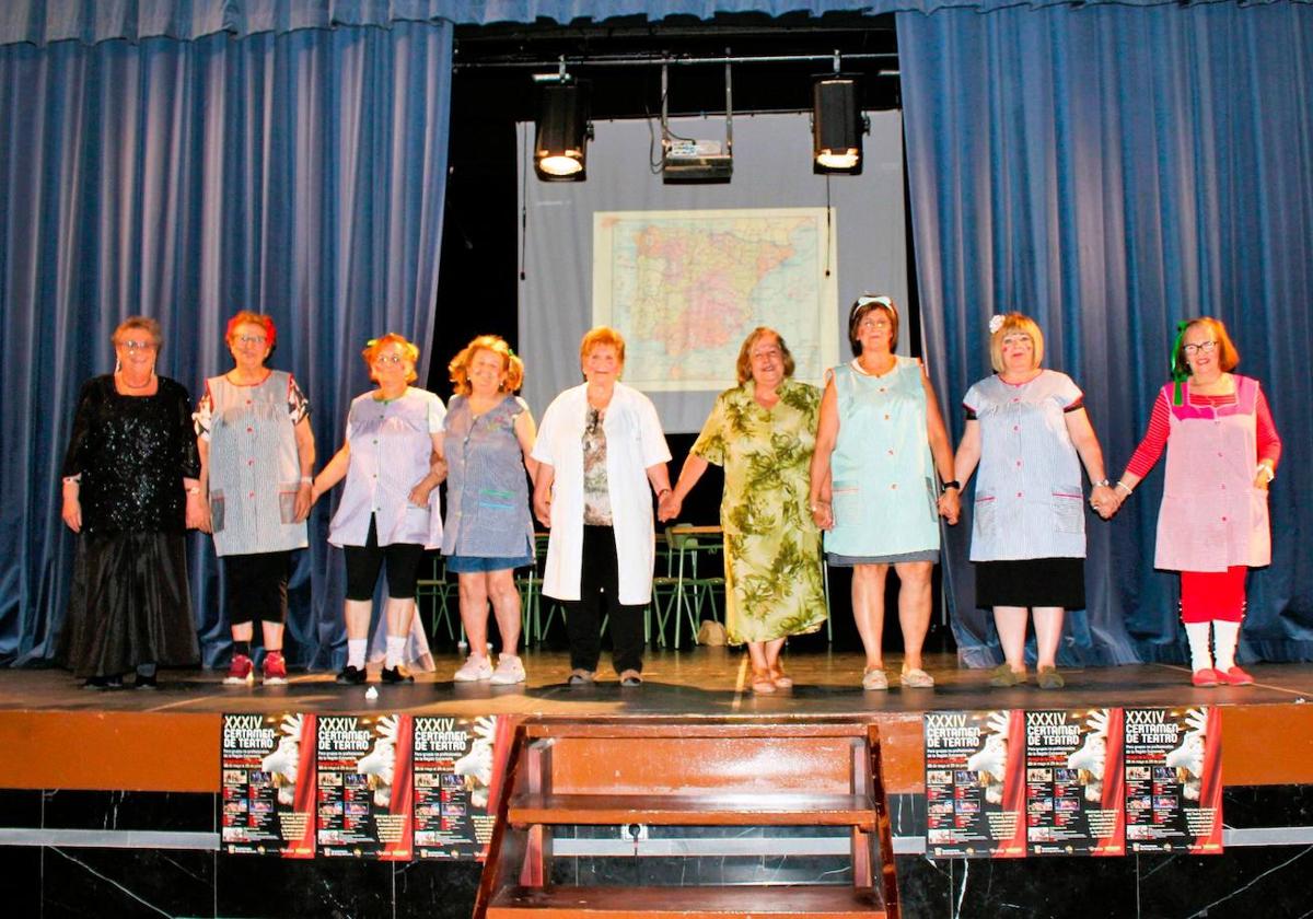 El grupo local Ojalá Teatro durante la clausura de la pasada edición del certamen.