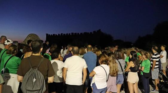 Más de 100 personas participaron en el Recorrido Nocturno por Arroyo de la Luz
