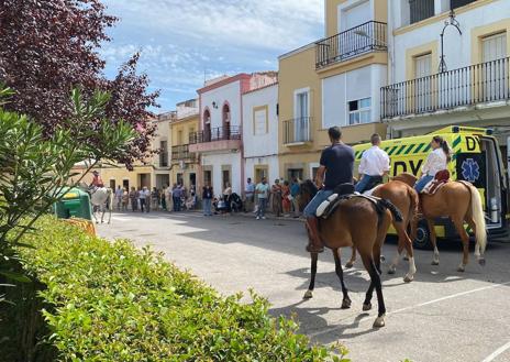 Imagen secundaria 1 - Los caballos han vuelto a las calles arroyanas para el Día de Extremadura