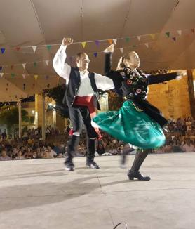 Imagen secundaria 2 - Aforo completo para ver al Harriero y su escuela infantil