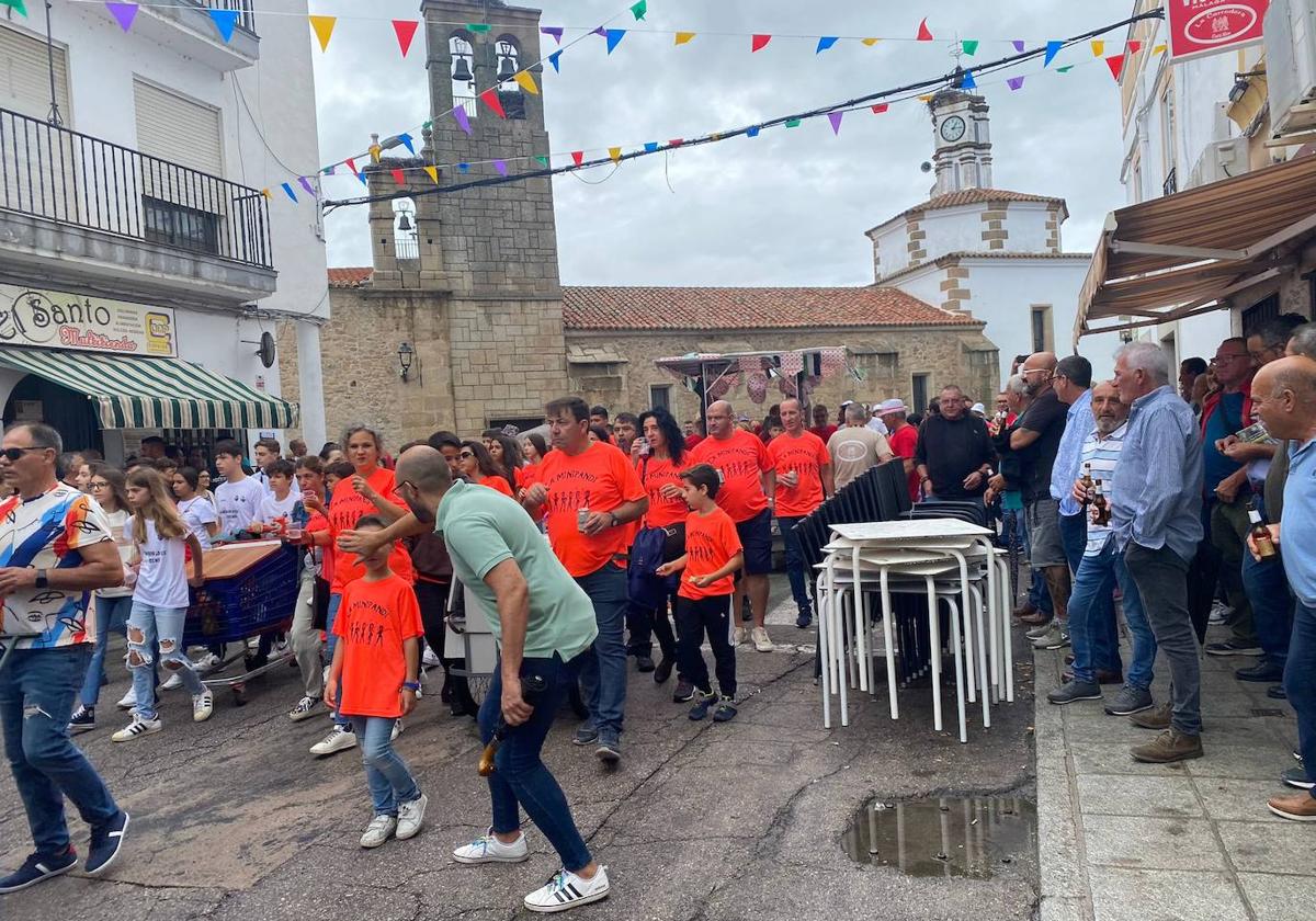 La lluvia no consiguió que las peñas arroyanas se quedaran en casa