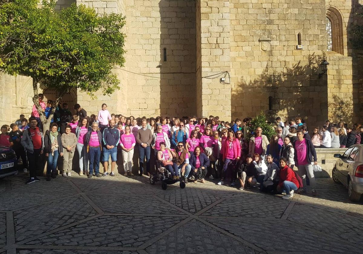 El instituto Luis de Morales organiza su primera Marcha Rosa