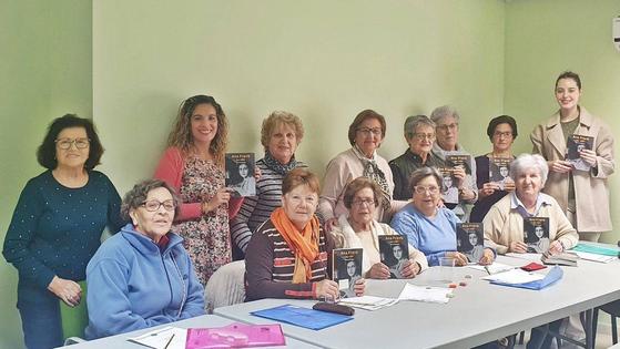 El Club de Lectura Fácil del Taller de Memoria comienza con la lectura de 'El diario de Ana Frank'