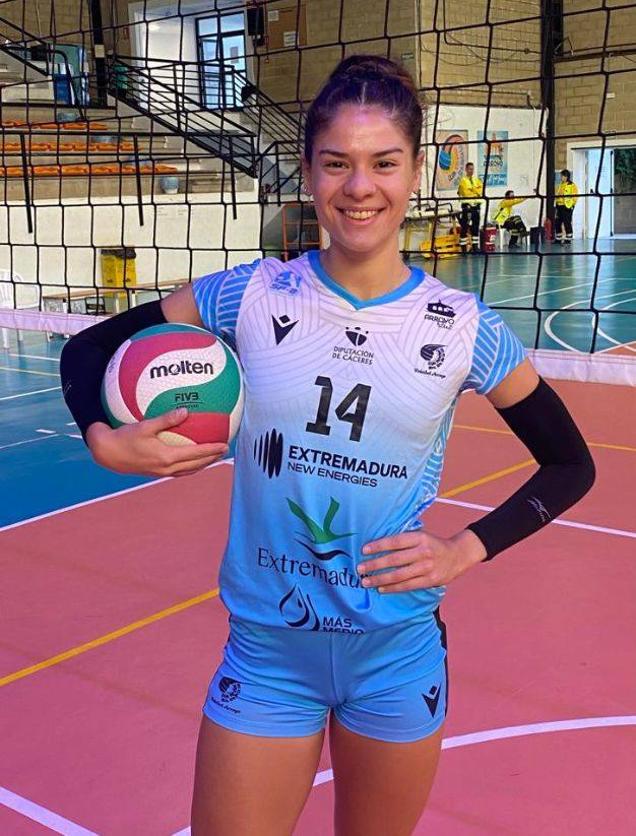 Camila Olguín: «Zalaeta tiene un equipazo, pero estamos supermotivadas y queremos seguir optando a la Copa»