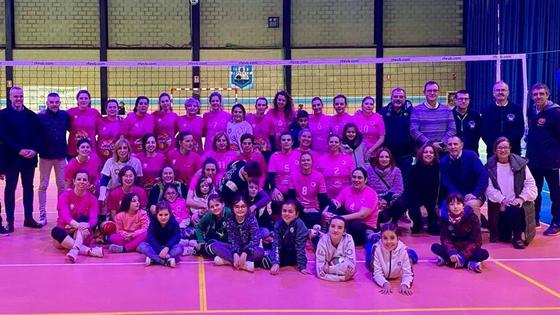 Voleibol solidario de muchos quilates en Arroyo de la LUZ