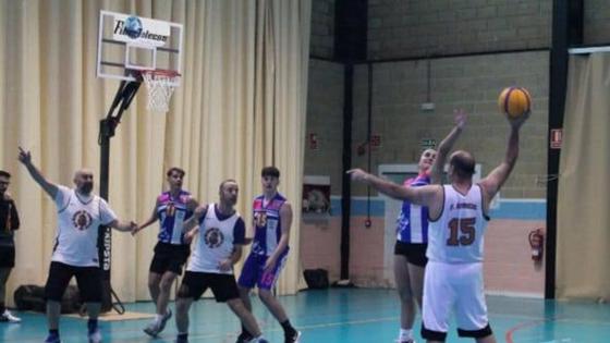'Los humildes' se cuelgan el oro del Torneo 3X3 Navideño del Arroyo CB