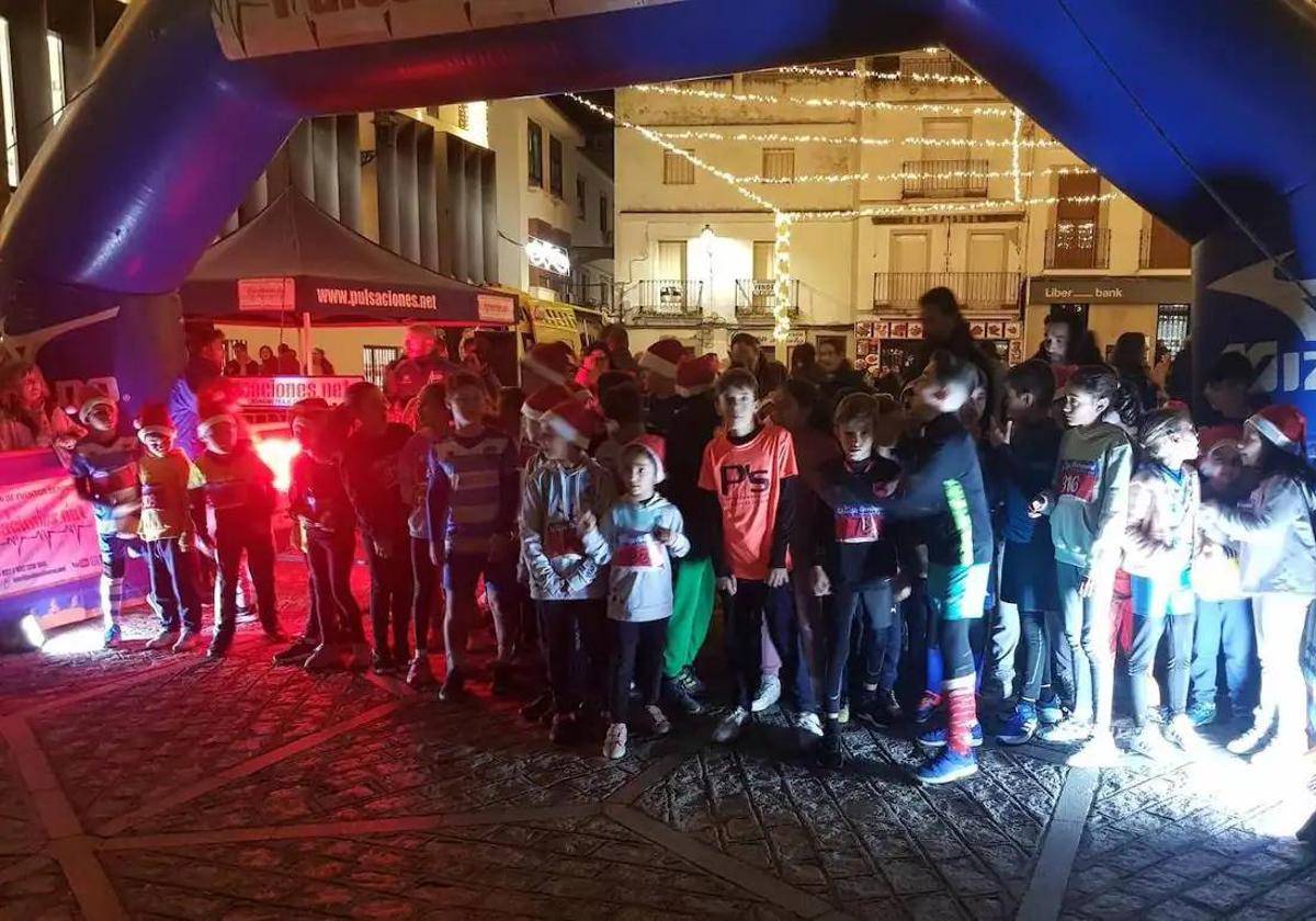 Salida de una de las carreras infantiles de la pasada edición.