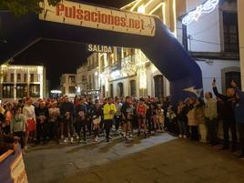 Carlos Caro, alcalde local, dio la salida de la carrera absoluta.