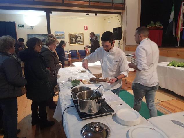 Show-cooking.