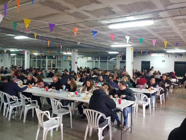 Degustación popular de las coles con buche.