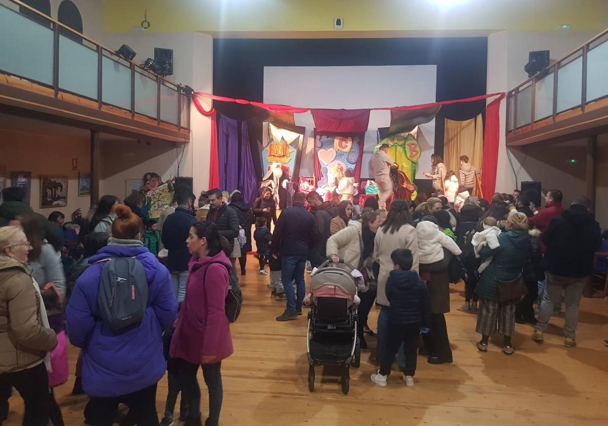 Los Reyes Magos recogieron las cartas de los niños de Arroyo de la Luz