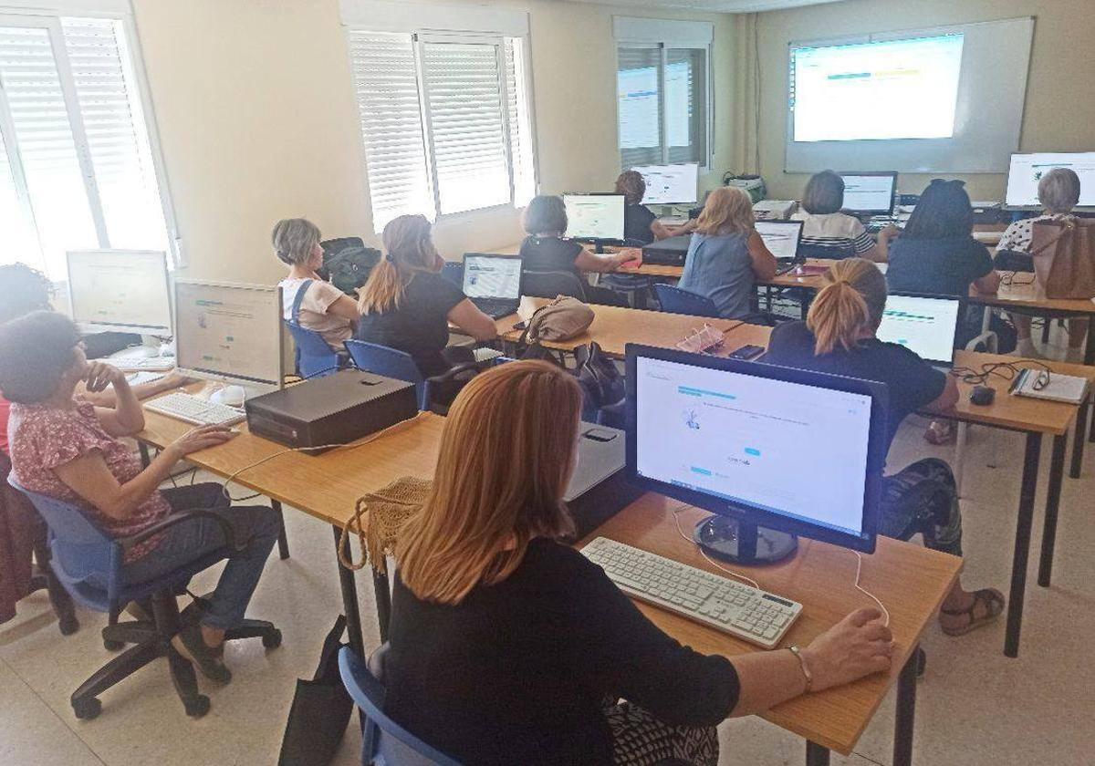 Uno de los grupos que ha recibido la formación en la localidad arroyana.