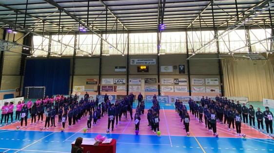 El Extremadura Arroyo presentó a Begoña García Bernal como su nueva madrina durante la fiesta de la cantera