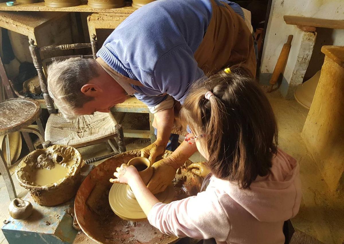 Imagen secundaria 1 - Vuelven los Talleres de Sensaciones de la fiesta de las Coles con Buche