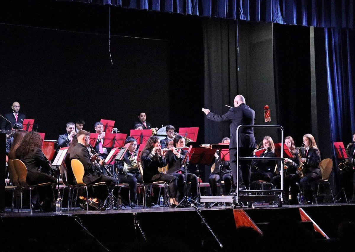 Imagen secundaria 1 - Arroyo de la Luz se dio un festín de coles con buche