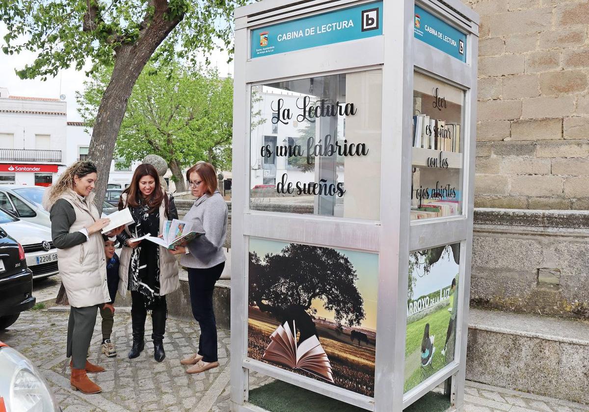 Las cabinas de teléfono se transforman en bibliotecas