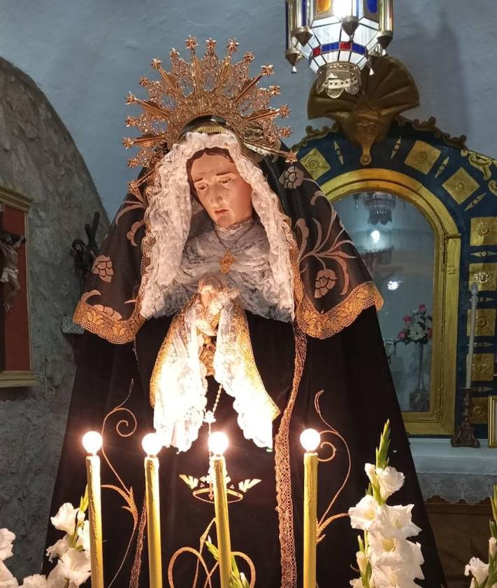 Imagen secundaria 2 - La Soledad salió ayer a la calle